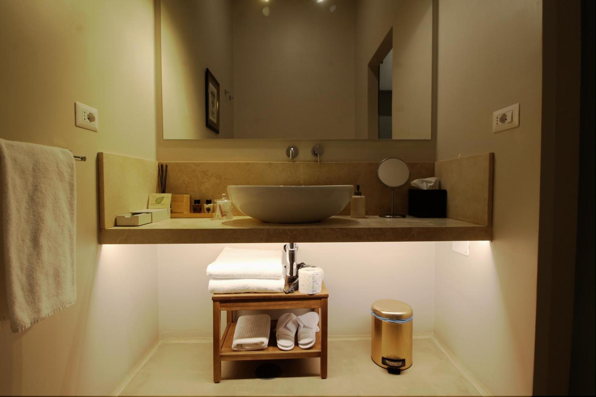 Domus 21 Luxury Suites ローマ エクステリア 写真